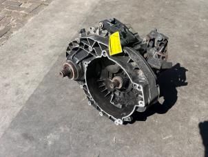 Used Gearbox Volkswagen Transporter T5 2.5 TDi Price € 350,00 Margin scheme offered by Poolman autodemontage