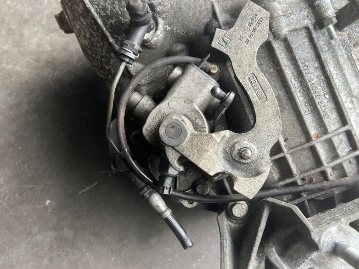 Boîte de vitesse d'un Ford Transit Custom 2.0 TDCi 16V Eco Blue 105 2017