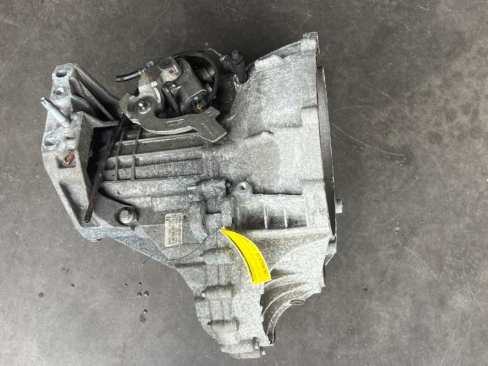 Boîte de vitesse d'un Ford Transit Custom 2.0 TDCi 16V Eco Blue 105 2017