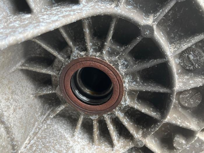 Boîte de vitesse d'un Ford Transit Custom 2.0 TDCi 16V Eco Blue 105 2017