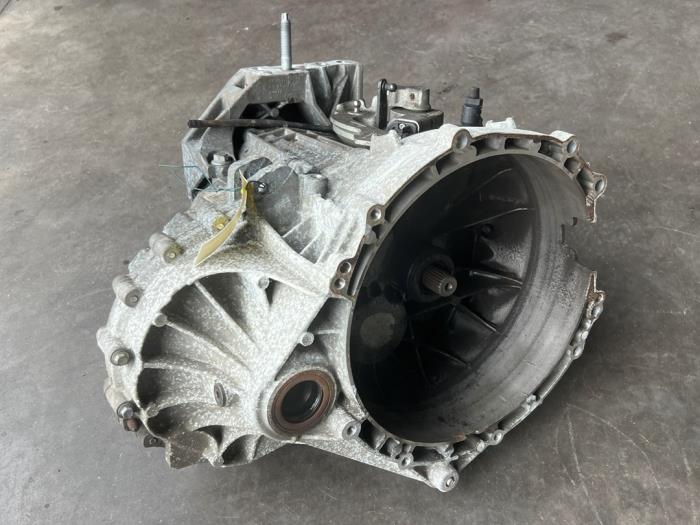 Boîte de vitesse d'un Ford Transit Custom 2.0 TDCi 16V Eco Blue 105 2017