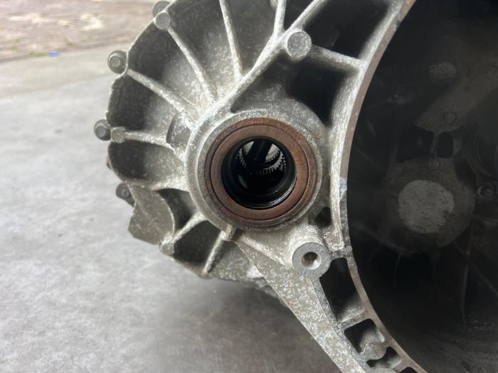 Boîte de vitesse d'un Ford Transit Custom 2.0 TDCi 16V Eco Blue 105 2017