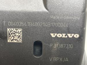 Regnsensor från en Volvo V60 I (FW/GW) 2.4 D6 20V Plug-in Hybrid AWD 2015
