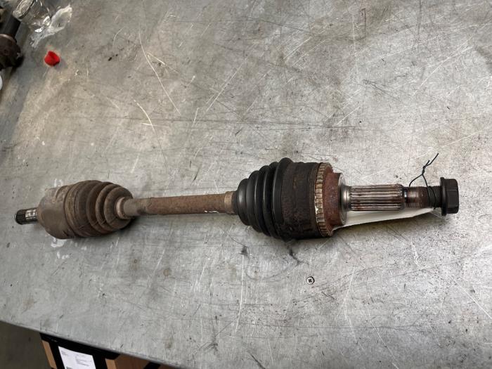 Gebrauchte Antriebswelle links vorne Toyota Avensis (T22) 1.8 16V Preis € 40,00 Margenregelung angeboten von Poolman autodemontage