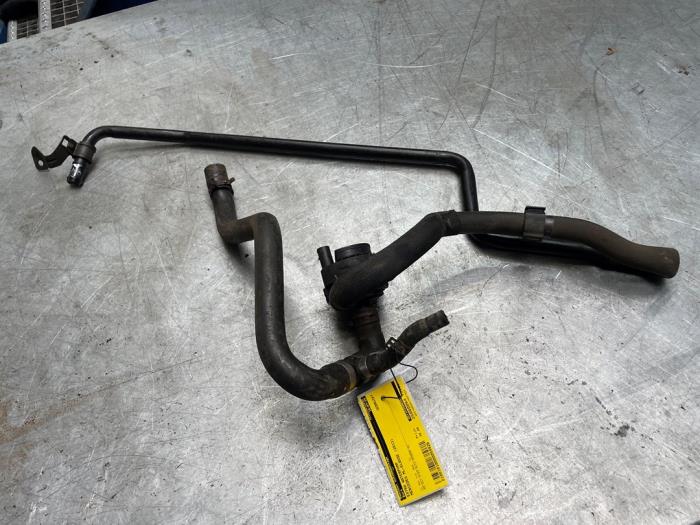 Begagnade Extra vattenpump Mercedes ML III (166) 2.1 ML-250 CDI 16V BlueTEC 4-Matic Pris € 30,00 Marginaltabell erbjuds av Poolman autodemontage
