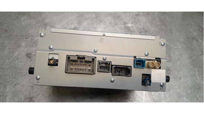 Lecteur CD d'un Volvo V60 I (FW/GW) 2.4 D6 20V Plug-in Hybrid AWD 2013