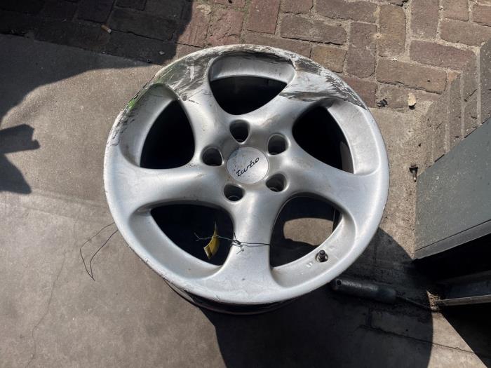 Używane Obrecz Porsche 911 (996) 3.6 Turbo 4 24V Cena € 99,00 Procedura marży oferowane przez Poolman autodemontage