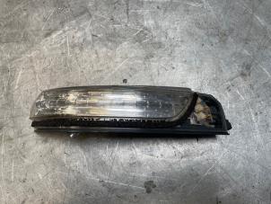 Usados Intermitente de retrovisor izquierda Toyota Avensis Wagon (T27) 1.6 16V VVT-i Precio € 40,00 Norma de margen ofrecido por Poolman autodemontage