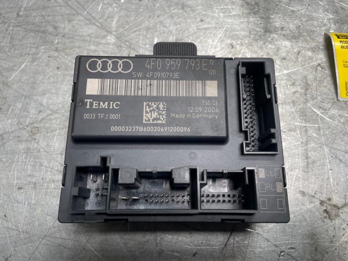 Używane Modul (rózne) Audi S6 (C6) 5.2 V10 40V Cena € 20,00 Procedura marży oferowane przez Poolman autodemontage