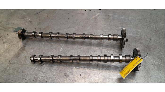 Gebrauchte Nockenwelle Set Volvo V60 I (FW/GW) 2.4 D6 20V Plug-in Hybrid AWD Preis € 125,00 Margenregelung angeboten von Poolman autodemontage