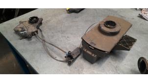 Gebrauchte Aufhängemechanik Reserverad Peugeot 307 Break (3E) 1.6 16V BioFlex Preis € 50,00 Margenregelung angeboten von Poolman autodemontage