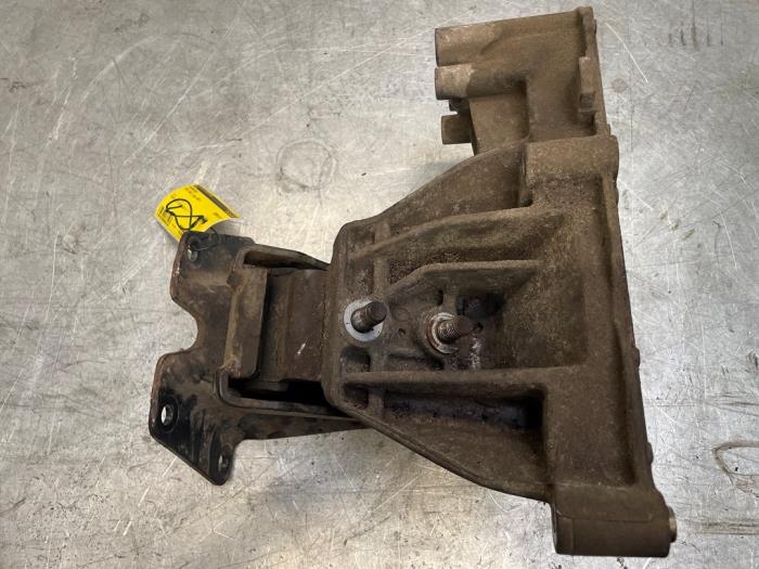 Used Engine mount Iveco New Daily IV 35C10V,S10V Price € 30,25 Inclusive VAT offered by Poolman autodemontage