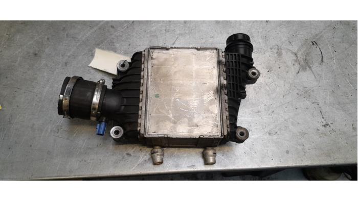 Usados Intercooler Jaguar XE 2.0d 180 16V Precio € 40,00 Norma de margen ofrecido por Poolman autodemontage