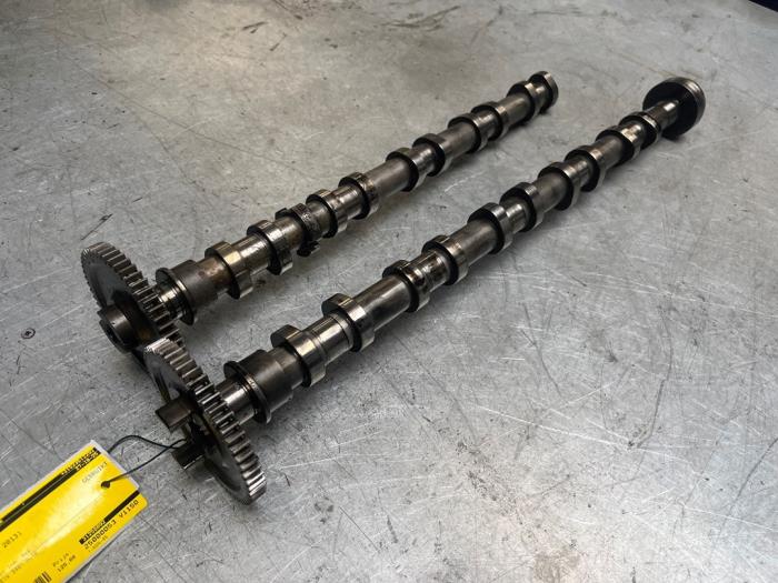 Gebrauchte Nockenwelle Set Volvo V60 I (FW/GW) 2.4 D6 20V Plug-in Hybrid AWD Preis € 125,00 Margenregelung angeboten von Poolman autodemontage