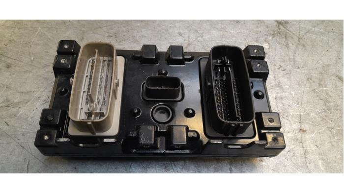 ABS Computer from a Lexus GS (..S19) 450h 3.5 V6 24V 2006