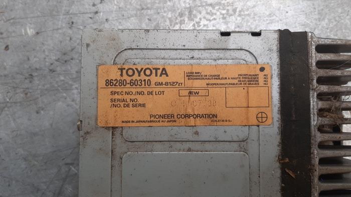 Begagnade Radioförstärkare Toyota Land Cruiser (J12) 3.0 D-4D 16V Pris € 150,00 Marginaltabell erbjuds av Poolman autodemontage