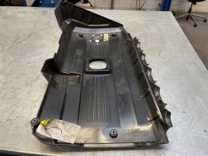 Abdeckblech Motor van een BMW X1 (E84) xDrive 25i 3.0 24V 2010