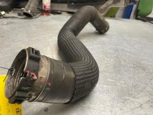 Usagé Tuyau intercooler Jeep Grand Cherokee (WK/WK2) 3.0 CRD V6 24V Prix € 40,00 Règlement à la marge proposé par Poolman autodemontage