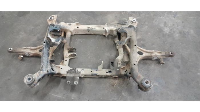 Usagé Berceau Jeep Grand Cherokee (WK/WK2) 3.0 CRD V6 24V Prix € 100,00 Règlement à la marge proposé par Poolman autodemontage