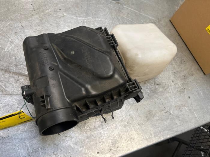 Begagnade Luftfilterhus Subaru Forester (SJ) 2.0D Pris € 39,99 Marginaltabell erbjuds av Poolman autodemontage