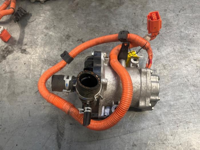 Begagnade Vattenpump Toyota Mirai (JPD1) FCV Pris € 250,00 Marginaltabell erbjuds av Poolman autodemontage