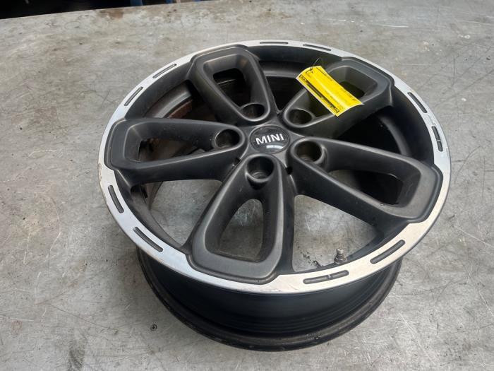 Używane Obrecz Mini Countryman (R60) 2.0 Cooper D 16V Autom. Cena € 75,00 Procedura marży oferowane przez Poolman autodemontage