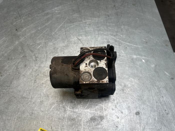 Gebrauchte ABS Pumpe Ssang Yong Musso 2.9TD Preis € 40,00 Margenregelung angeboten von Poolman autodemontage