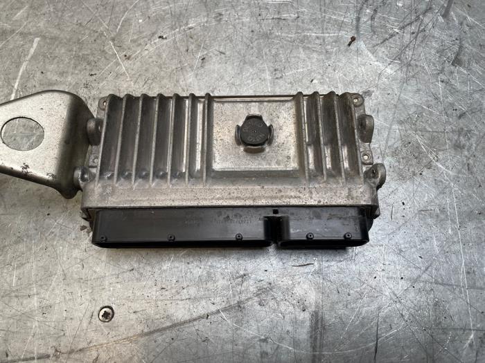 Used Engine management computer Toyota Yaris III (P13) 1.5 16V Dual VVT-iE Price € 50,00 Margin scheme offered by Poolman autodemontage
