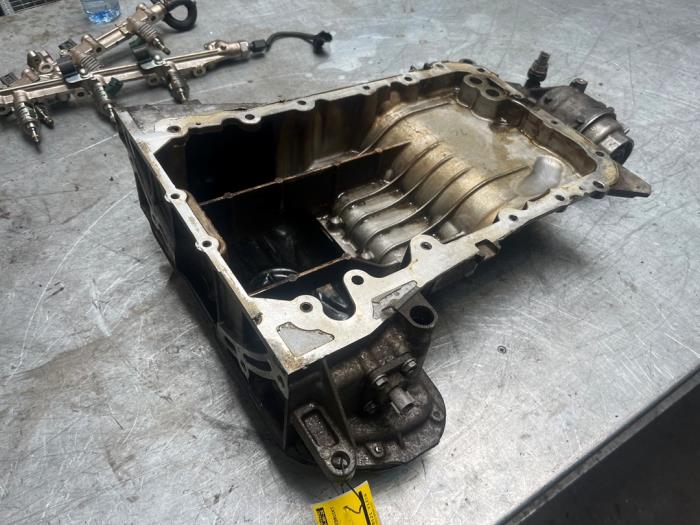 Usagé Couvercle carter Lexus IS (E3) 250 2.5 16V Prix € 75,00 Règlement à la marge proposé par Poolman autodemontage
