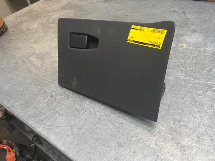 Begagnade Handskfack BMW 3 serie (G20) 320e 2.0 TwinPower Turbo 16V Pris € 40,00 Marginaltabell erbjuds av Poolman autodemontage