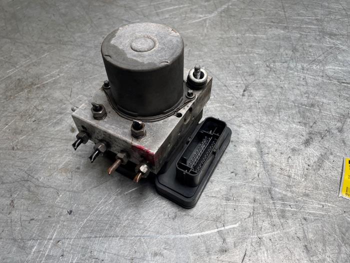 Usagé Bloc ABS Iveco New Daily VI 35C18, 40C18, 50C18, 65C18, 70C18, 35S18 Prix € 60,50 Prix TTC proposé par Poolman autodemontage