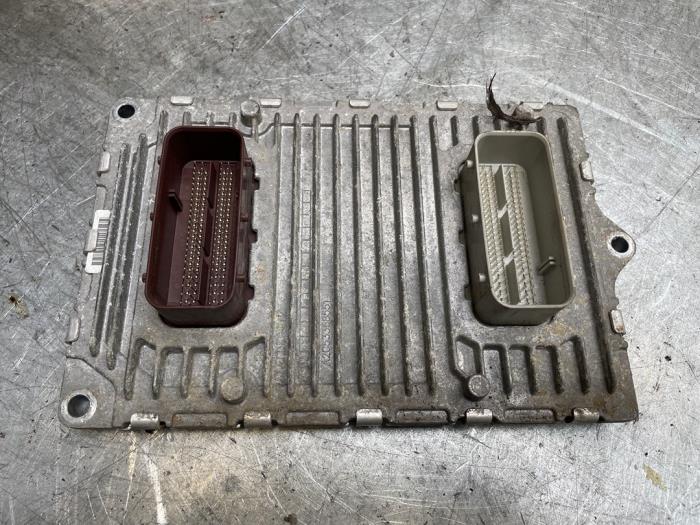 Used Engine management computer Chrysler Voyager/Grand Voyager (RT) 3.6 V6 Autom. Price € 250,00 Margin scheme offered by Poolman autodemontage