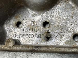 Engine mount from a Chrysler Voyager/Grand Voyager (RT) 3.6 V6 Autom. 2015