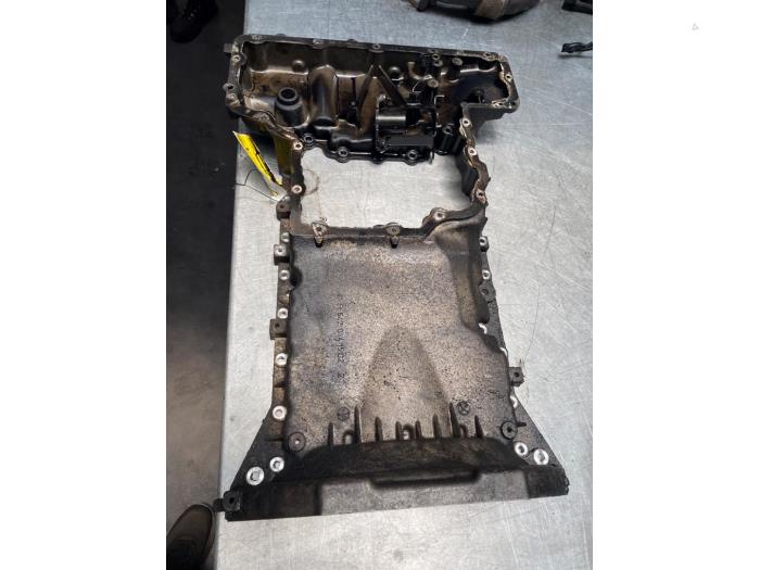 Usagé Couvercle carter Mercedes ML II (164/4JG) 3.0 ML-320 CDI 4-Matic V6 24V Prix € 100,00 Règlement à la marge proposé par Poolman autodemontage