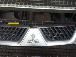Used Grille Mitsubishi Outlander (CW) 2.0 DI-D 16V 4x4 Price € 30,00 Margin scheme offered by Poolman autodemontage