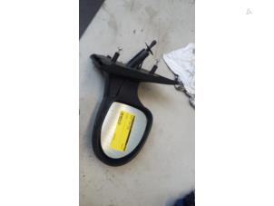 Used Wing mirror, right Renault Twingo II (CN) 1.2 Price € 20,00 Margin scheme offered by Poolman autodemontage