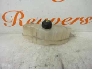 Used Expansion vessel Renault Clio III (BR/CR) 1.2 16V TCe 100 Price € 15,00 Margin scheme offered by Autorecycling Reuvers B.V.