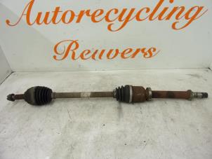 Used Front drive shaft, right Renault Clio III (BR/CR) 1.2 16V TCe 100 Price € 35,00 Margin scheme offered by Autorecycling Reuvers B.V.