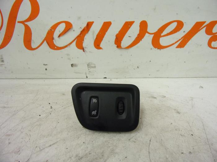 Używane Tempomat Renault Avantime (DE0) 3.0 V6 24V Cena € 10,00 Procedura marży oferowane przez Autorecycling Reuvers B.V.