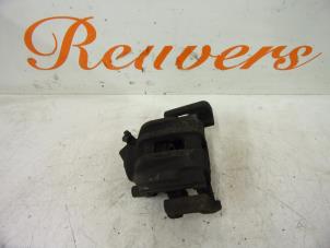 Used Front brake calliper, right BMW 1 serie (E87/87N) 120d 16V Price € 30,00 Margin scheme offered by Autorecycling Reuvers B.V.