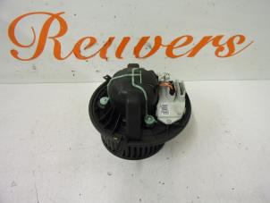 Usados Motor de ventilador de calefactor BMW 1 serie (E87/87N) 120d 16V Precio € 40,00 Norma de margen ofrecido por Autorecycling Reuvers B.V.