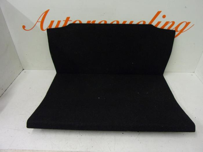 Trunk floor trim