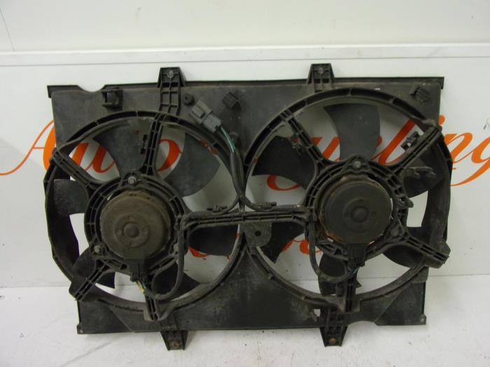 Fan motor from a Opel Frontera (6B) 2.2i 16V 2000