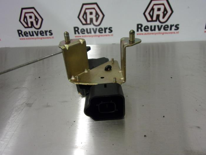 Tailgate lock mechanism from a Opel Frontera (6B) 2.2i 16V 2000