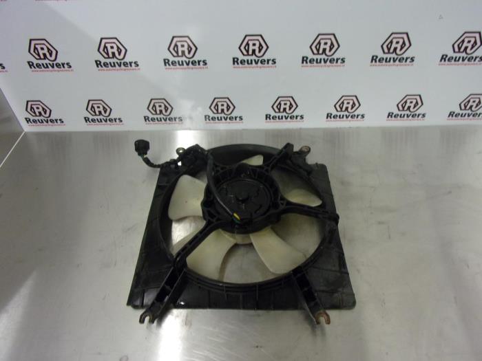 Motor de aleta de refrigeración de un Suzuki Liana (ERC/ERD/RH4) 1.6 MPi 16V 2001