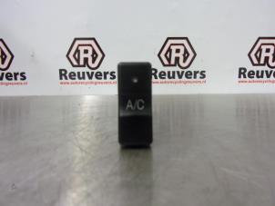 Used Air conditioning switch LDV Maxus 2.5 DTiC Price on request offered by Autorecycling Reuvers B.V.