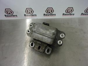 Used Gearbox mount Volkswagen Golf V (1K1) 1.9 TDI Price € 25,00 Margin scheme offered by Autorecycling Reuvers B.V.