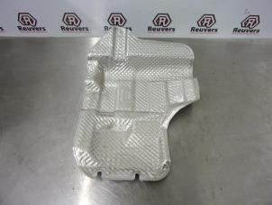 Used Exhaust heat shield Dodge Caliber 1.8 16V Price € 20,00 Margin scheme offered by Autorecycling Reuvers B.V.