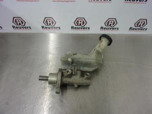 Used Master cylinder Renault Clio III (BR/CR) 1.4 16V Price € 25,00 Margin scheme offered by Autorecycling Reuvers B.V.