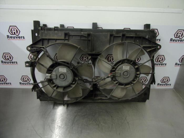 Kühlgebläse Motor van een Toyota Corolla Wagon (E12) 2.0 D-4D 16V 90 2004